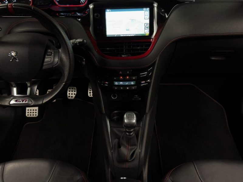 PEUGEOT 208 GTI 1.6 TURBO 200 Cv TOIT PANORAMIQUE / ORIGINE FRANCE ECRAN GPS - GARANTIE 1 AN