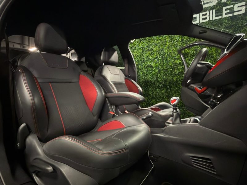 PEUGEOT 208 GTI 1.6 TURBO 200 Cv TOIT PANORAMIQUE / ORIGINE FRANCE ECRAN GPS - GARANTIE 1 AN