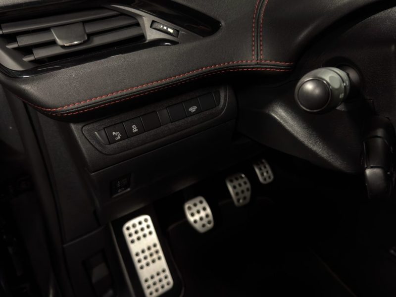 PEUGEOT 208 GTI 1.6 TURBO 200 Cv TOIT PANORAMIQUE / ORIGINE FRANCE ECRAN GPS - GARANTIE 1 AN