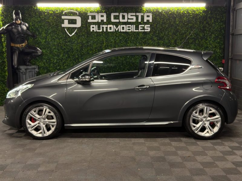PEUGEOT 208 GTI 1.6 TURBO 200 Cv TOIT PANORAMIQUE / ORIGINE FRANCE ECRAN GPS - GARANTIE 1 AN