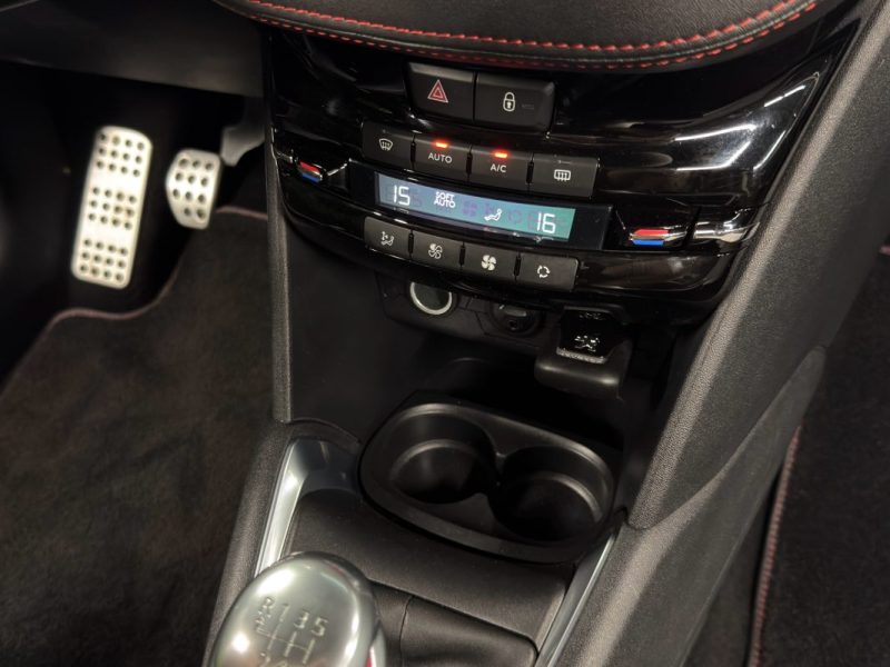 PEUGEOT 208 GTI 1.6 TURBO 200 Cv TOIT PANORAMIQUE / ORIGINE FRANCE ECRAN GPS - GARANTIE 1 AN