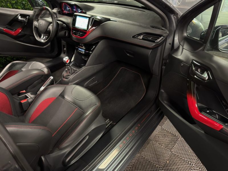 PEUGEOT 208 GTI 1.6 TURBO 200 Cv TOIT PANORAMIQUE / ORIGINE FRANCE ECRAN GPS - GARANTIE 1 AN