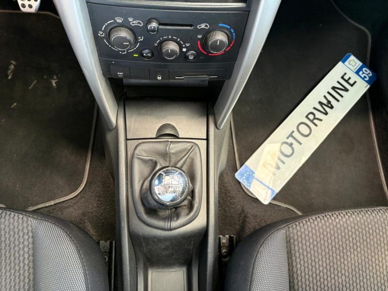🔹 Peugeot 207 1.4 VTI 95 CH🌤️ Toit panoramique ❄️ Climatisation🛡️ Garantie 6 mois