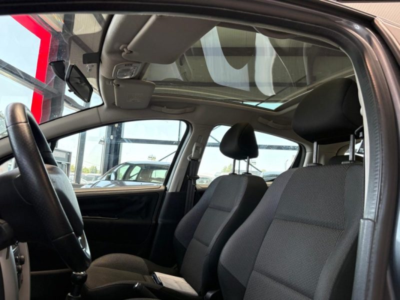 🔹 Peugeot 207 1.4 VTI 95 CH🌤️ Toit panoramique ❄️ Climatisation🛡️ Garantie 6 mois