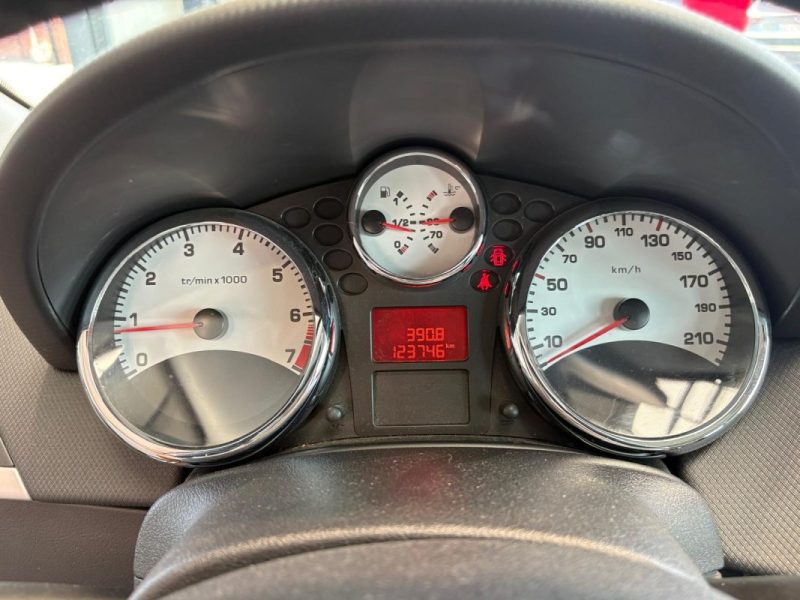🔹 Peugeot 207 1.4 VTI 95 CH🌤️ Toit panoramique ❄️ Climatisation🛡️ Garantie 6 mois