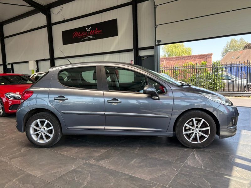 🔹 Peugeot 207 1.4 VTI 95 CH🌤️ Toit panoramique ❄️ Climatisation🛡️ Garantie 6 mois