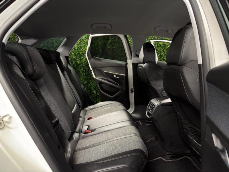PEUGEOT 3008 II ALLURE 2.0 HDI 150 Cv APPLE CARPLAY & ANDROID BVM6 - GARANTIE 1 AN