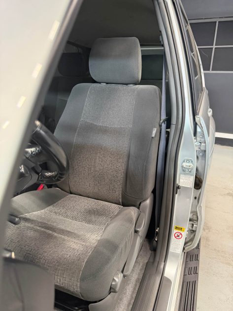 TOYOTA LAND CRUISER KDJ120 D4D GX 2004