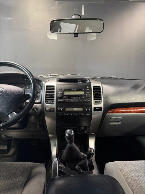 TOYOTA LAND CRUISER KDJ120 D4D GX 2004