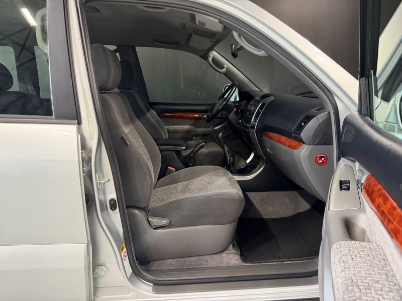 TOYOTA LAND CRUISER KDJ120 D4D GX 2004