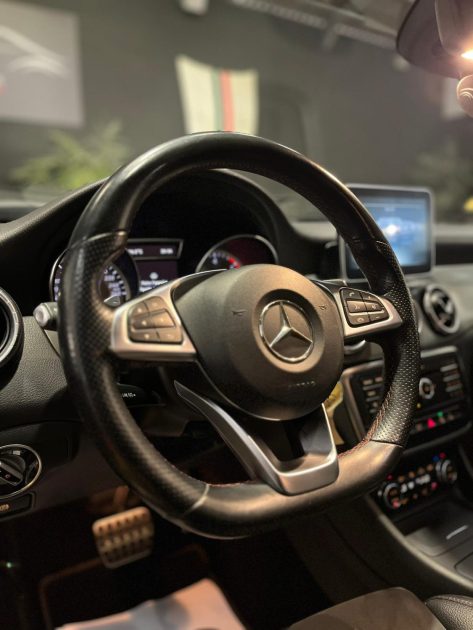 MAGNIFIQUE MERCEDES CLA 200 d FASCINATION AMG LINE 136CH (TOIT OUVRANT, CAMÉRA DE RECUL, BLUETOOTH)