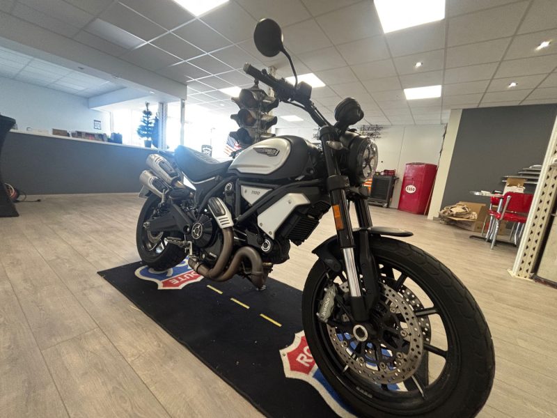 DUCATI SCRAMBLER DARK STEALTH 2023