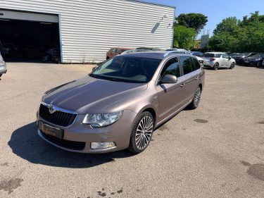 SKODA SUPERB COMBI 2.0 TDI 140 CR FAP 4X4 LAURIN&KLEMENT DSG 224MKM