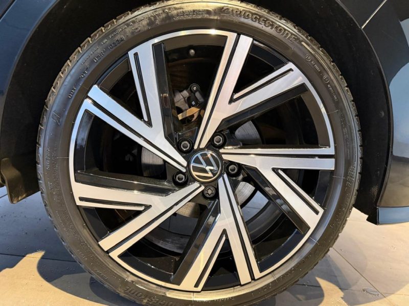 VOLKSWAGEN GOLF VIII R-LINE 130 DGS7 ETSI OPF / GTIE CONSTRUCTEUR 07/2029