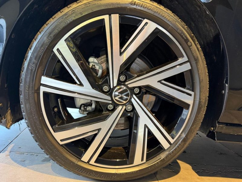 VOLKSWAGEN GOLF VIII R-LINE 130 DGS7 ETSI OPF / GTIE CONSTRUCTEUR 07/2029