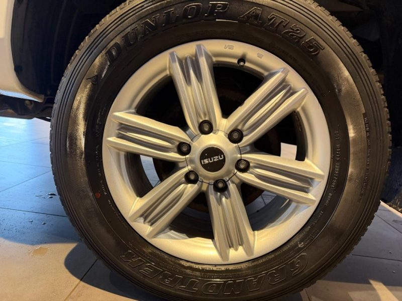ISUZU D-MAX III N60 F 1.9 164 4X4 SPACE CAB / ENTRETIEN COMPLET ISUZU 