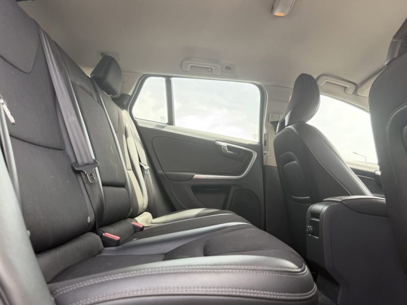 VOLVO V60 D3 2.0 TDI 150 cv -  GARANTIE 12 mois - Momentum - Boite Automatique