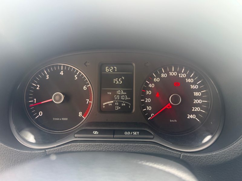 VOLKSWAGEN POLO 5 1.4I - 16V 86CV FAIBLE KILOMETRAGE 2011