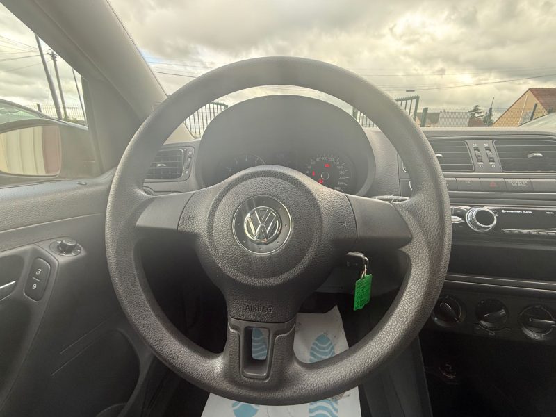 VOLKSWAGEN POLO 5 1.4I - 16V 86CV FAIBLE KILOMETRAGE 2011