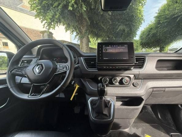RENAULT TRAFIC III 2.0 DCI 150 BOITE AUTO / 1ERE MAIN  / GPS / CARPLAY / 16250 HT / ATTELAGE  2022