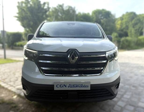 RENAULT TRAFIC III 2.0 DCI 150 BOITE AUTO / 1ERE MAIN  / GPS / CARPLAY / 17000 HT / ATTELAGE  2022