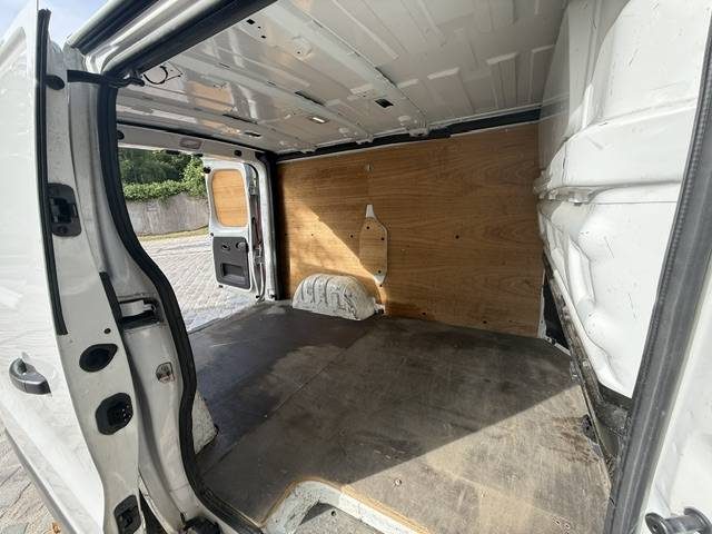 RENAULT TRAFIC III 2.0 DCI 150 BOITE AUTO / 1ERE MAIN  / GPS / CARPLAY / 17000 HT / ATTELAGE  2022