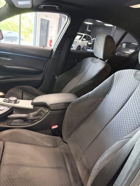 BMW SERIE 318d 150cv F30 LCi PACK M / 2015