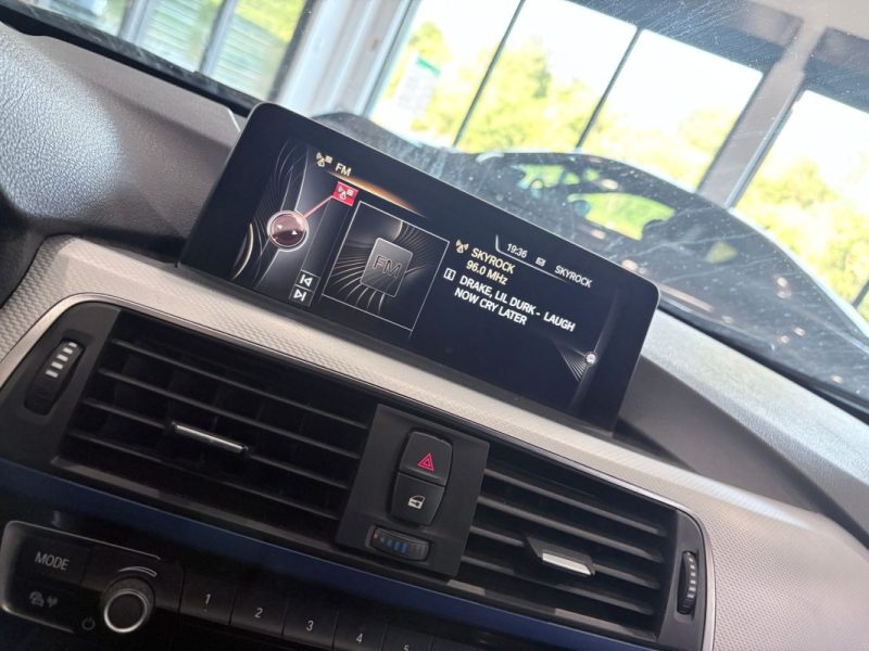 BMW SERIE 318d 150cv F30 LCi PACK M / 2015