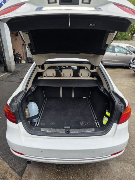 B.M.W. SERIE 3GT 318DA 143CH MODERN 2014
