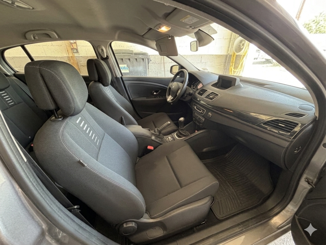 RENAULT MEGANEIII 1.5 DCI 90 AUTHENTIQUE 2012