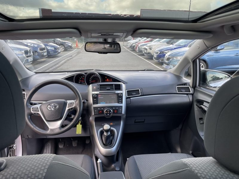 TOYOTA VERSO 2.0L D-4D 124 CV GARANTIE 3/12 MOIS 2013