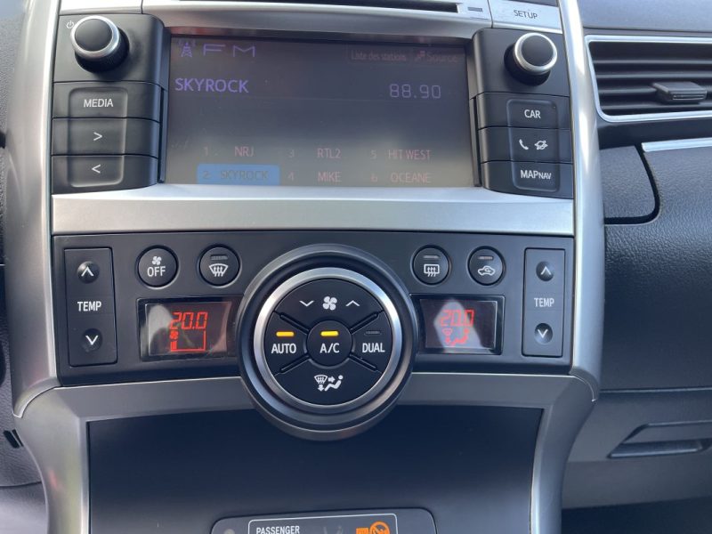 TOYOTA VERSO 2.0L D-4D 124 CV GARANTIE 3/12 MOIS 2013