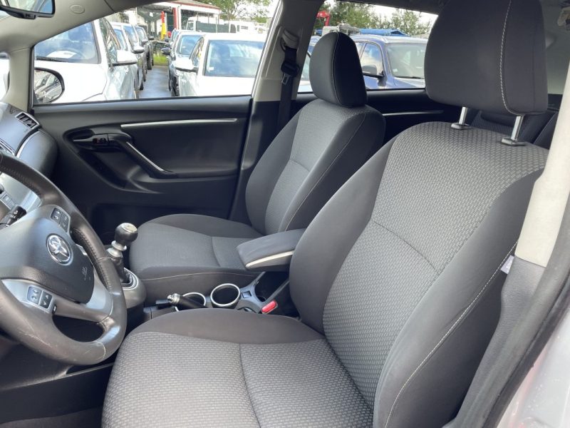 TOYOTA VERSO 2.0L D-4D 124 CV GARANTIE 3/12 MOIS 2013