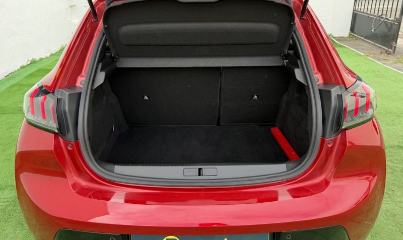 PEUGEOT 208  II ALLURE 100 CV EAT8 1 ERE MAIN GARANTIE 6 MOIS  