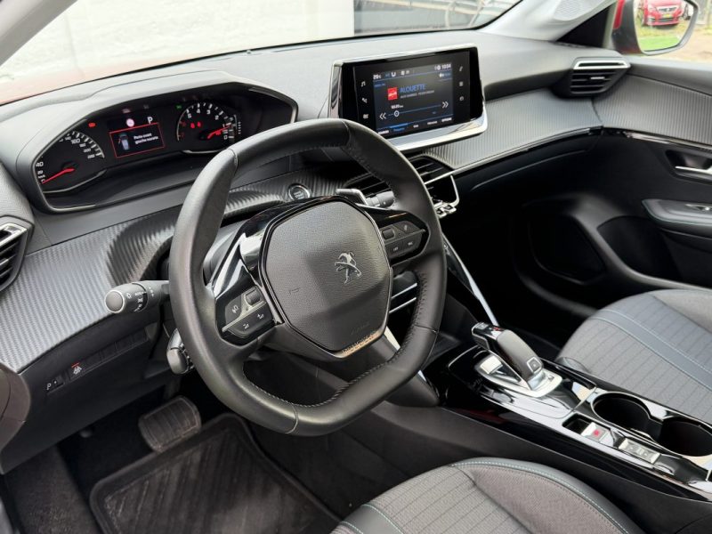 PEUGEOT 208  II ALLURE 100 CV EAT8 1 ERE MAIN GARANTIE 6 MOIS  
