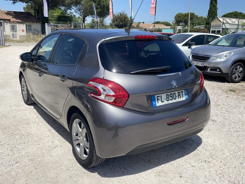 PEUGEOT 208 Phase 2 1.2 VTi  82 cv CARPLAY
