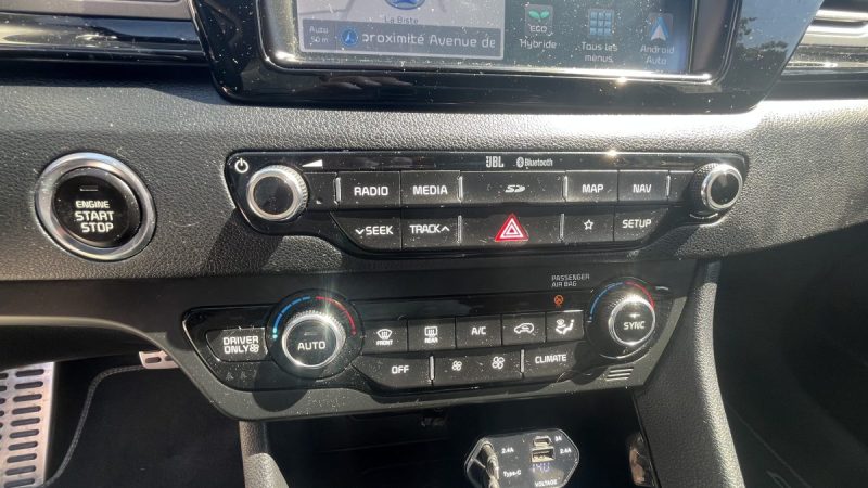 KIA NIRO PREMIUM HYBRIDE ATTELAGE JBL