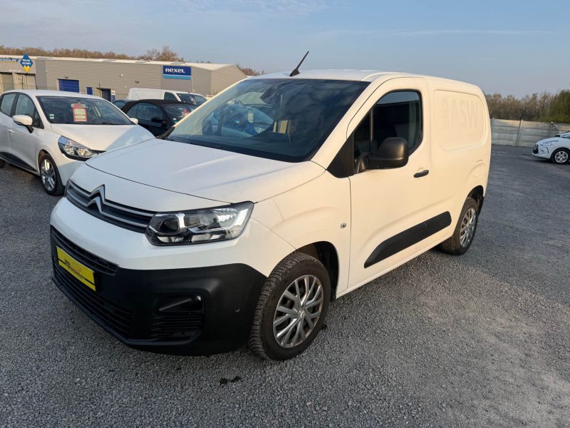 CITROEN BERLINGO CONFORT 1L5 HDI 130 CHX "3 PLACES"