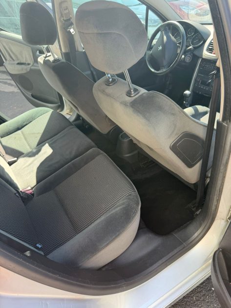 PEUGEOT 207 1.6i 109ch EXECUTIVE