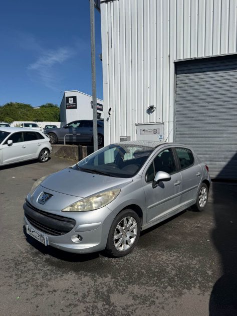 PEUGEOT 207 1.6i 109ch EXECUTIVE