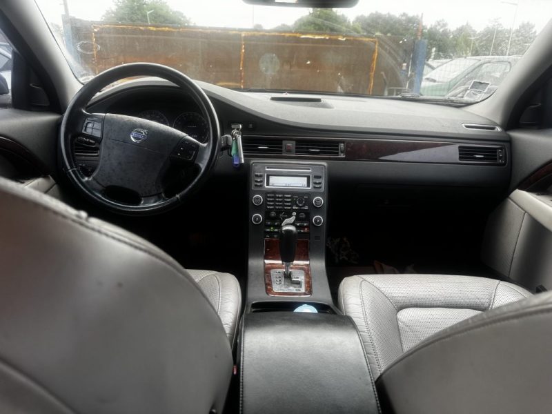 VOLVO S80 2.5 T MOMENTUM 231CH 2007