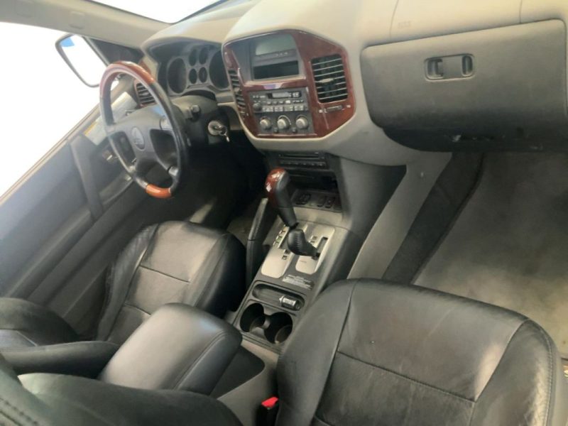 MITSUBISHI PAJERO 3.2 DI-D ELEGANCE 1er main