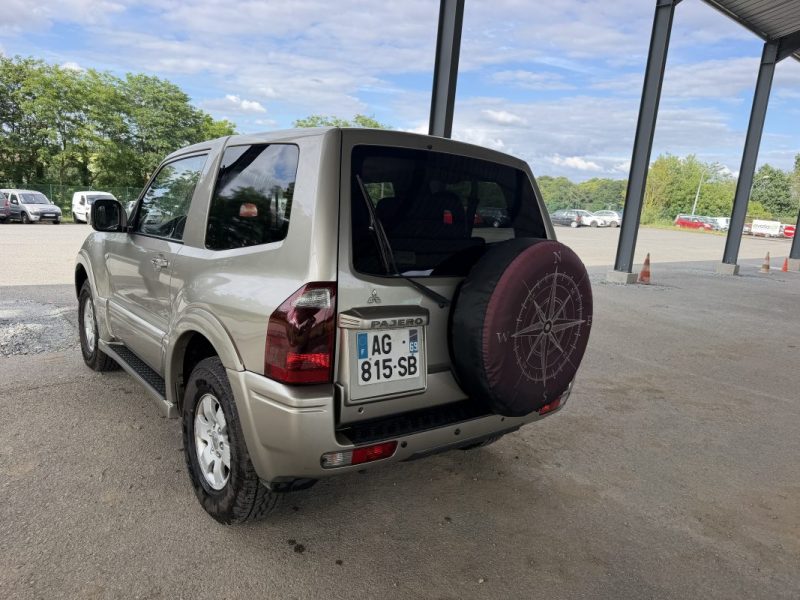 MITSUBISHI PAJERO 3.2 DI-D ELEGANCE 1er main