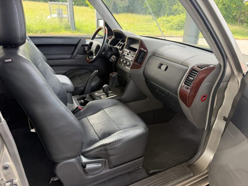 MITSUBISHI PAJERO 3.2 DI-D ELEGANCE 1er main