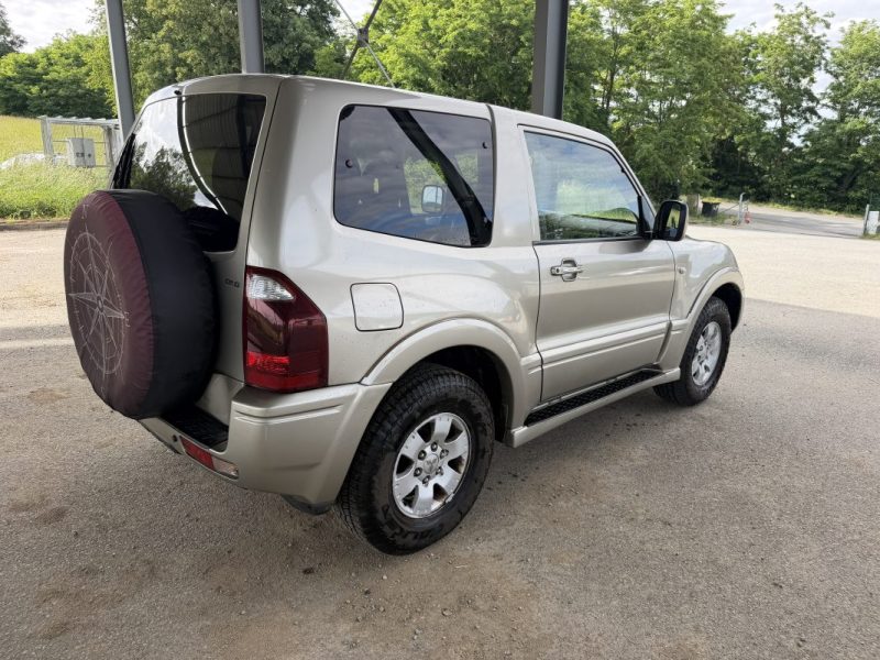MITSUBISHI PAJERO 3.2 DI-D ELEGANCE 1er main