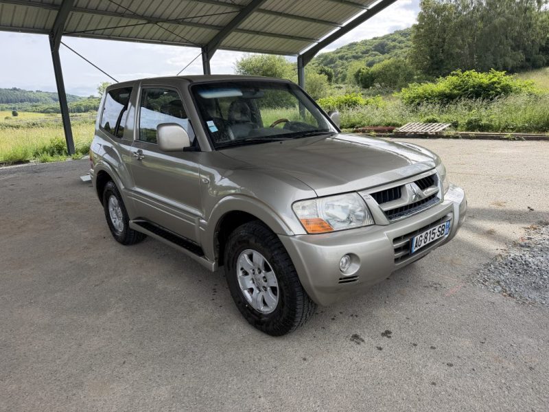 MITSUBISHI PAJERO 3.2 DI-D ELEGANCE 1er main