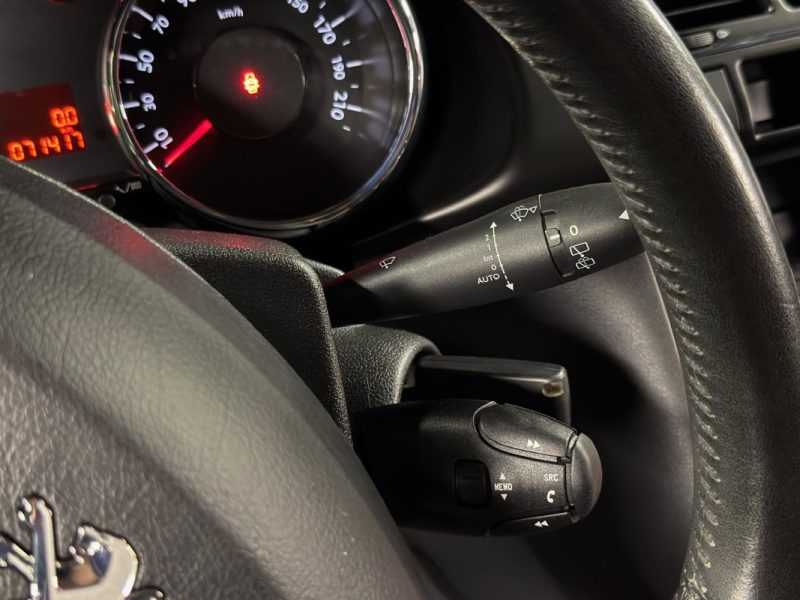 PEUGEOT 3008 PHASE 2 STYLE 1.2 TURBO 130 Cv 1ERE MAIN - GARANTIE 1 AN