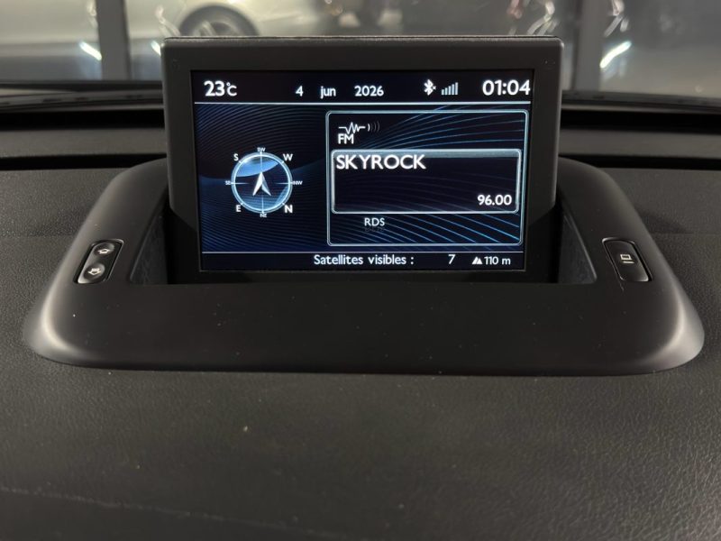 PEUGEOT 3008 PHASE 2 STYLE 1.2 TURBO 130 Cv 1ERE MAIN - GARANTIE 1 AN