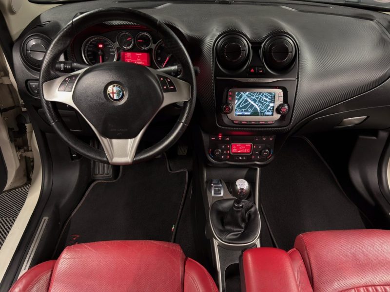 ALFA ROMEO MITO Phase 2 EXCLUSIVE 1.4 TB MultiAir 135 S&S 1ERE MAIN INTERIEUR CUIR - GARANTIE 1 AN