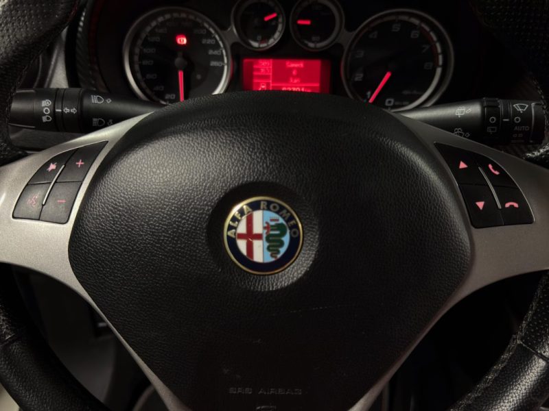 ALFA ROMEO MITO Phase 2 EXCLUSIVE 1.4 TB MultiAir 135 S&S 1ERE MAIN INTERIEUR CUIR - GARANTIE 1 AN